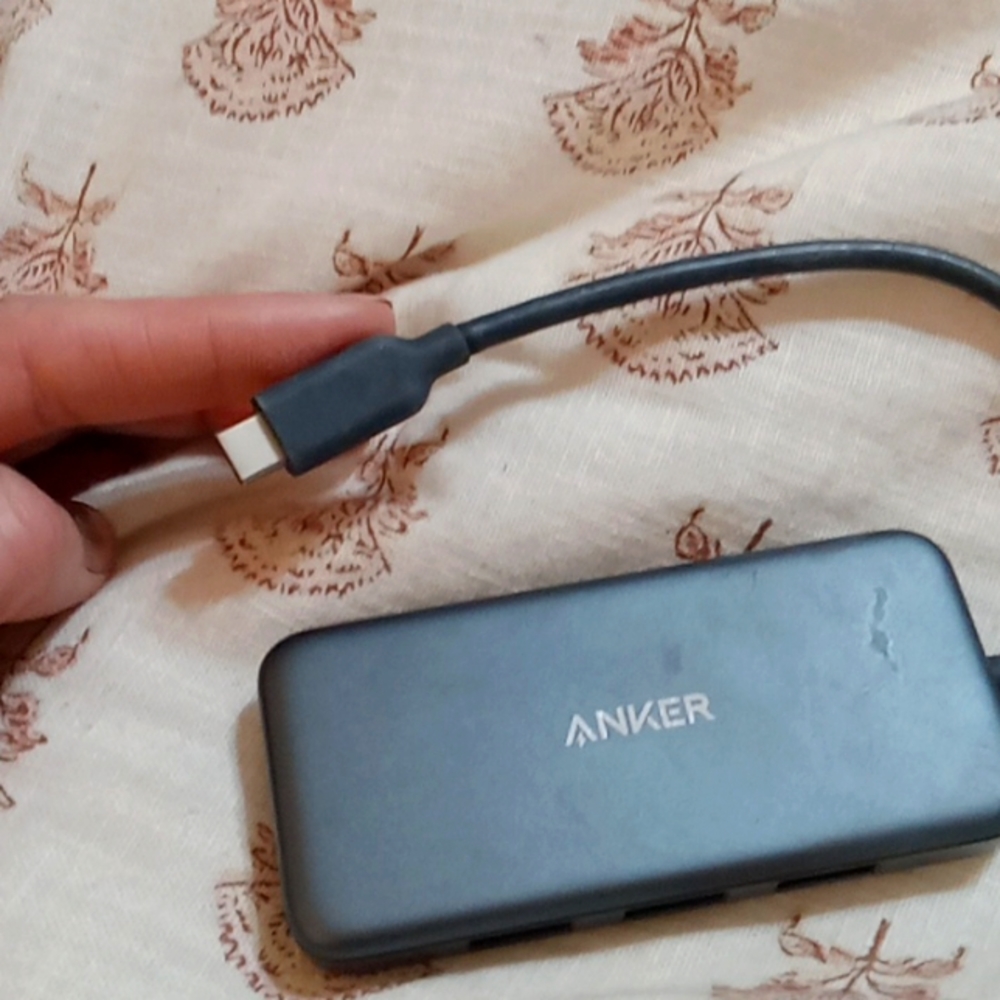 ANKER  C Connection multi USB docking device